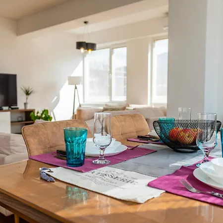 Blue High End Apts By Eluxory Apartment