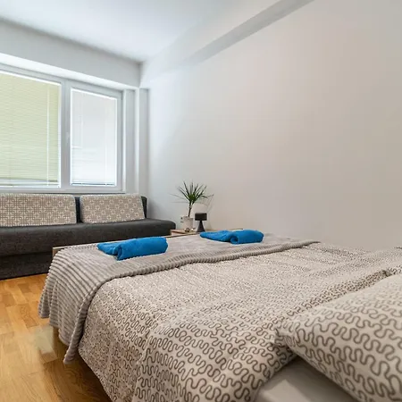 Blue High End Apts By Eluxory Apartment *
